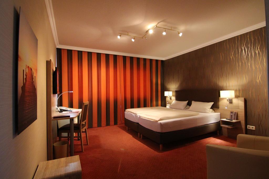 Hotel Heide Residenz พาเดอร์บอร์น ภายนอก รูปภาพ